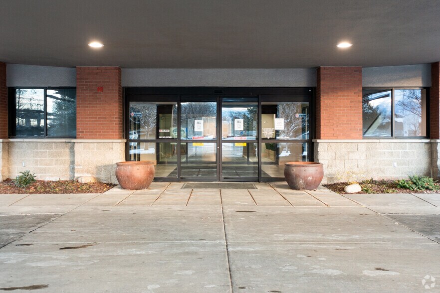 3725 W 4100 S, Salt Lake City, UT à louer - Photo de l’immeuble – Image 3 sur 43