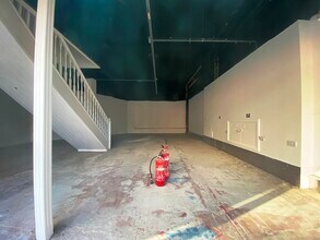 Hagley Mall, Halesowen à louer Photo intérieure– Image 2 sur 2