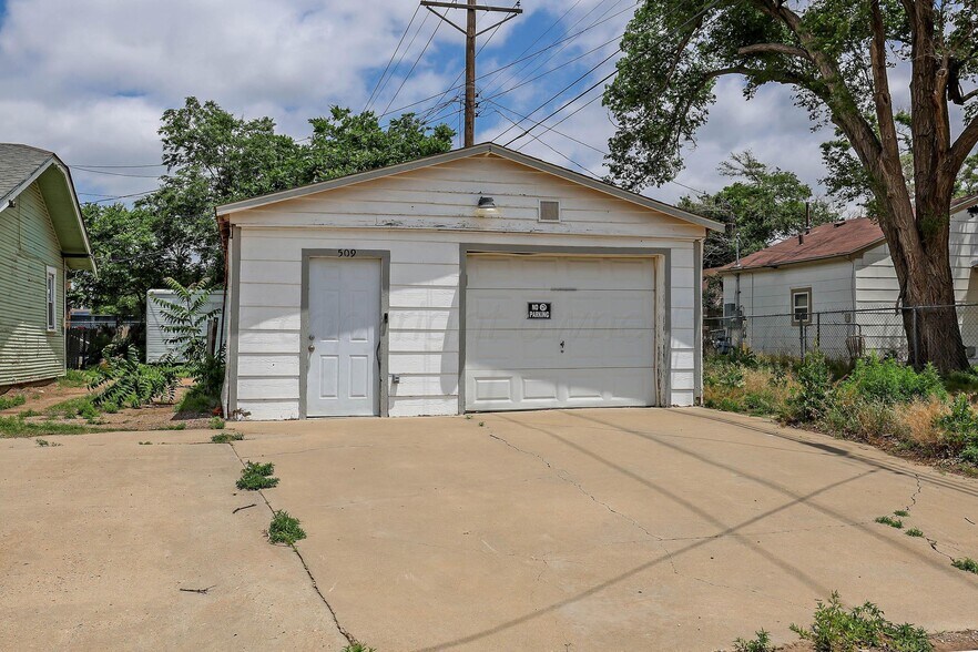 BCD Capital portefeuille de 2 biens à vendre sur LoopNet.fr - Photo de l’immeuble – Image 2 sur 6