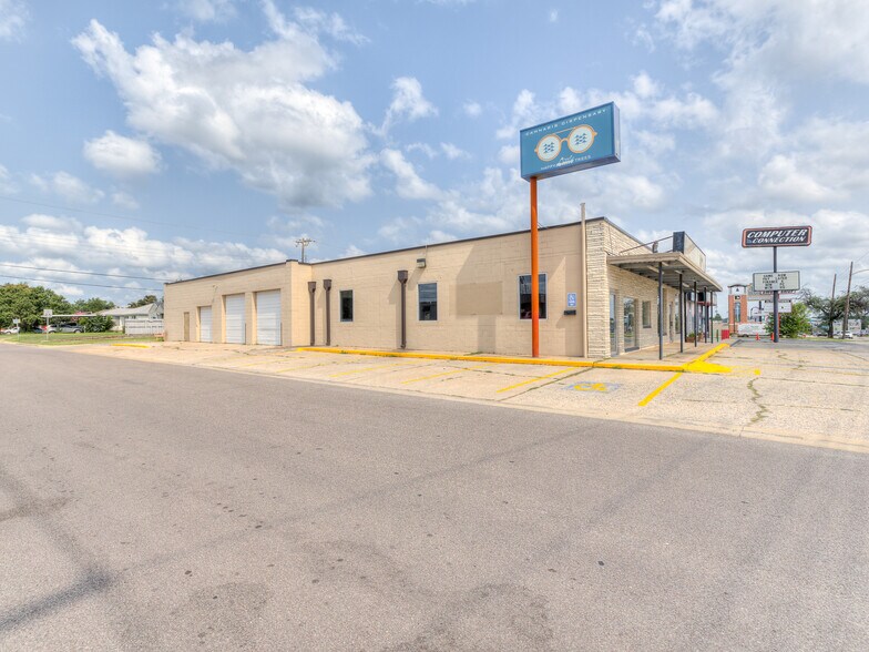 6601 N May Ave, Oklahoma City, OK à louer - Photo de l’immeuble – Image 3 sur 3