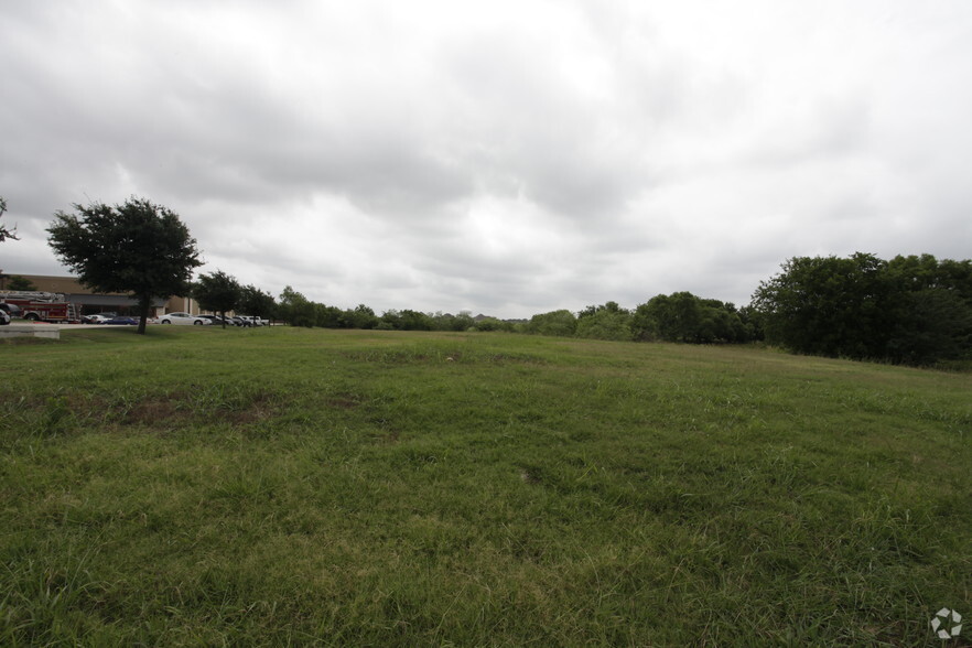 2039 Rufe Snow Dr, Keller, TX à louer - Photo de l’immeuble – Image 2 sur 5