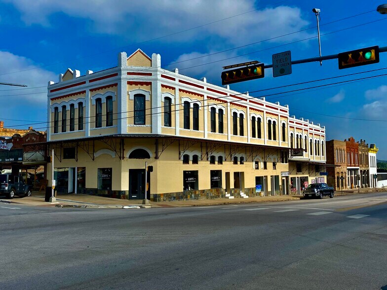 101 W Main St, Llano, TX à louer - Photo de l’immeuble – Image 2 sur 8