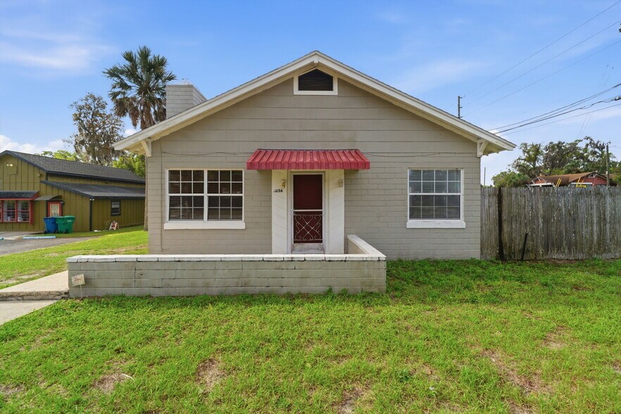1030 Camphor Ln, Deland, FL à vendre - Photo de l’immeuble – Image 2 sur 66