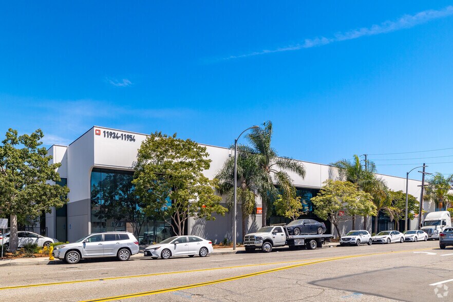 11934-11954 S La Cienega Blvd, Hawthorne, CA à louer - Photo principale – Image 2 sur 27