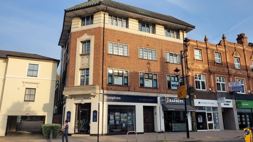 26 Claremont Rd, Surbiton à louer - Photo de l’immeuble – Image 1 sur 8