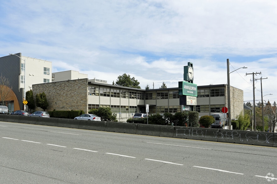 4000 Aurora Ave N, Seattle, WA à louer - Photo de l’immeuble – Image 1 sur 7