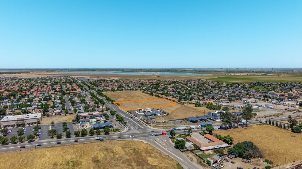 Ward Rd & E Pacheco Blvd, Los Banos, CA à vendre - Photo de l’immeuble – Image 1 sur 15