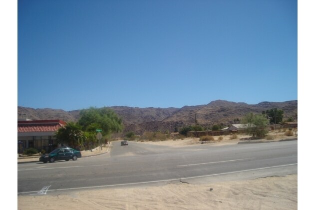 29 Palms Hwy, Twentynine Palms, CA à vendre - Photo de l’immeuble – Image 3 sur 14