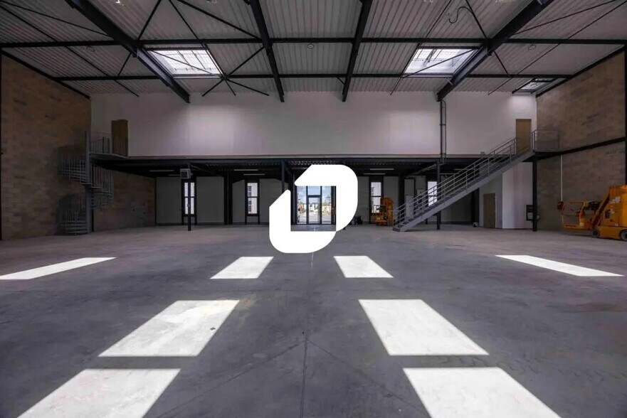 Local d’activités dans Bailly-Romainvilliers à louer - Photo de l’immeuble – Image 3 sur 9