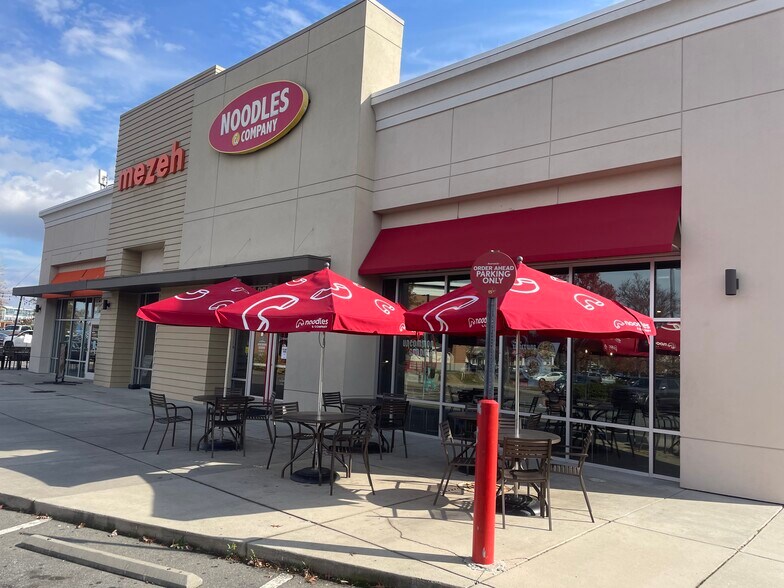 8926 JM Keynes Dr, Charlotte, NC à vendre - Photo principale – Image 2 sur 8