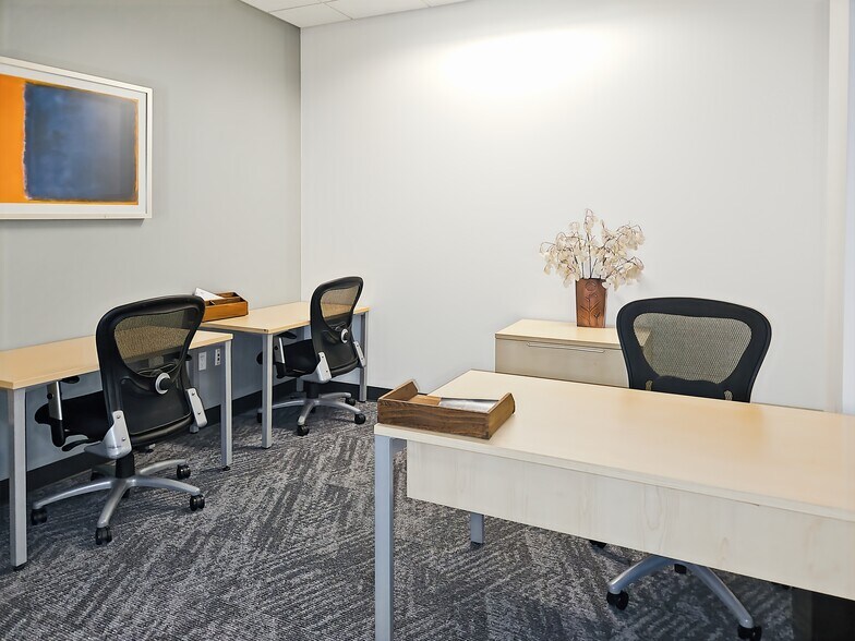 3200 E Guasti Rd, Ontario, CA à louer - Photo intérieure – Image 2 sur 20