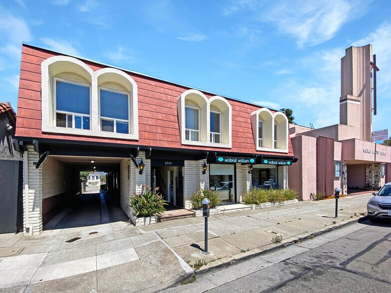 2515 Santa Clara Ave, Alameda, CA à louer - Photo de l’immeuble – Image 1 sur 13