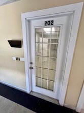 4030-4040 W Waters Ave, Tampa, FL à louer Photo de l’immeuble– Image 2 sur 6