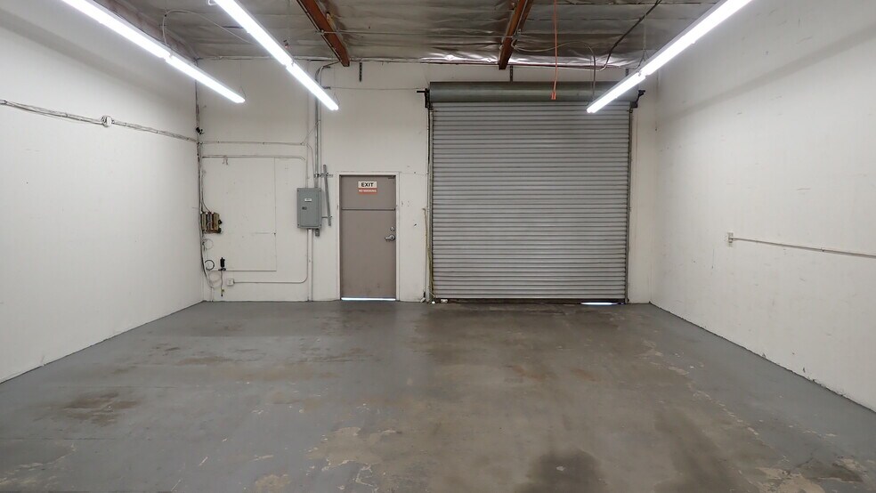 19205 Parthenia St, Northridge, CA à louer - Photo de l’immeuble – Image 3 sur 6