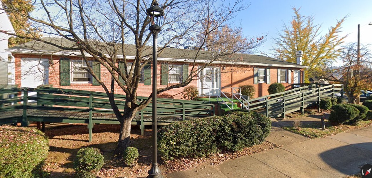 218 Ridge St, Charlottesville, VA à vendre Photo de l’immeuble– Image 1 sur 46