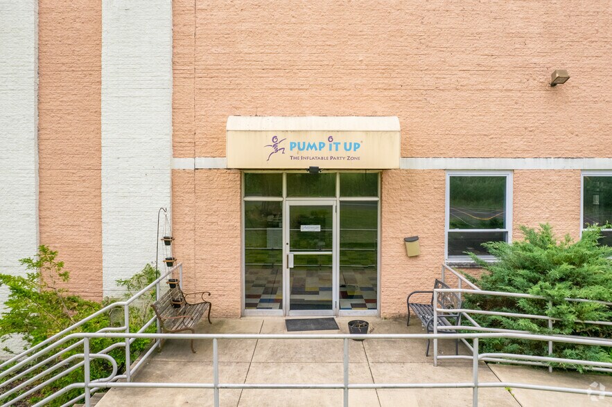 94 County Line Rd, Colmar, PA à vendre - Photo de l’immeuble – Image 3 sur 12