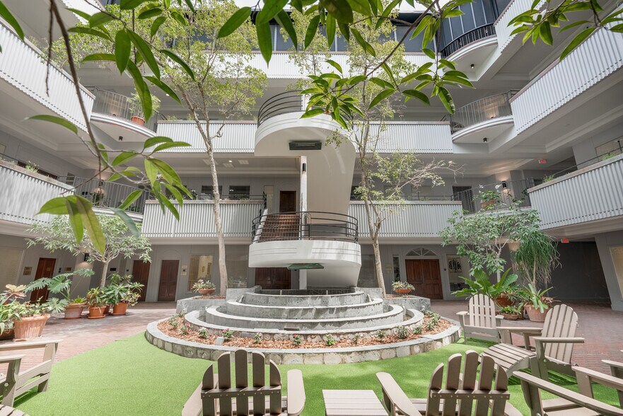 1800 2nd St, Sarasota, FL à louer - Photo de l’immeuble – Image 3 sur 23