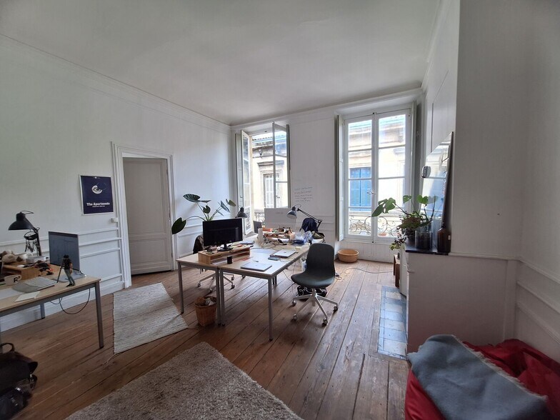 Bureau dans Bordeaux à vendre - Photo de l’immeuble – Image 2 sur 5