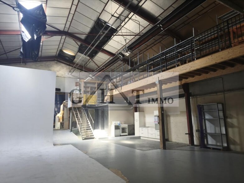 Industriel/Logistique dans Aubervilliers à vendre - Photo de l’immeuble – Image 2 sur 11