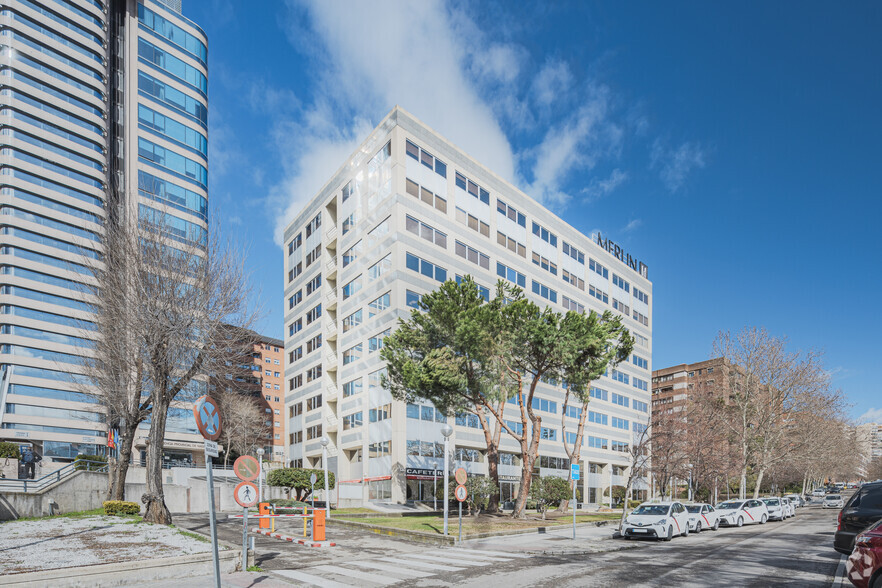 Calle Santiago de Compostela, 94, Madrid, Madrid à louer - Photo de l’immeuble – Image 3 sur 23