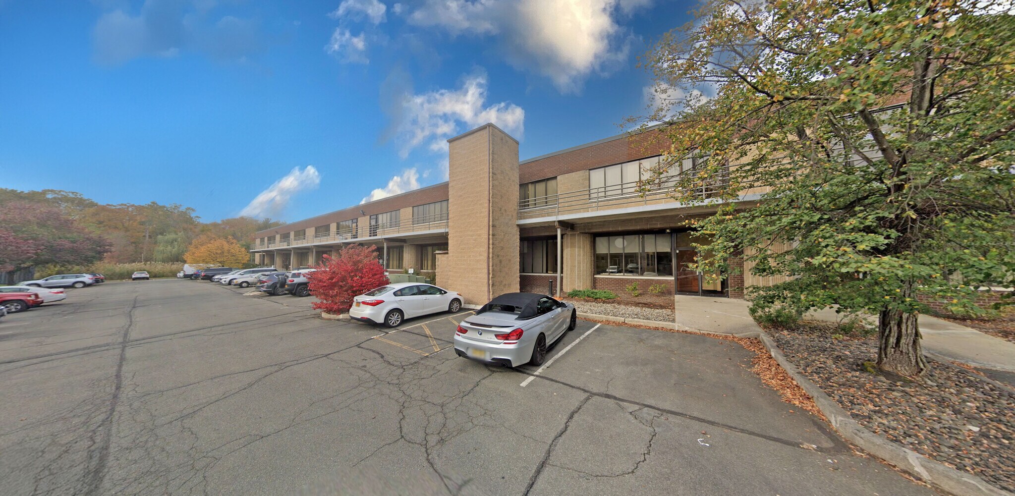 614 Corporate Way, Valley Cottage, NY à louer Photo de l’immeuble– Image 1 sur 5