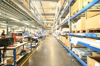 Plus de détails pour Bureau, Local d'activités à louer