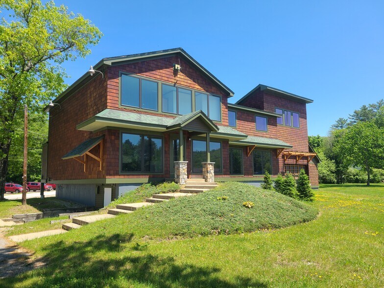 12 Southmayd St, Campton, NH à vendre - Photo de l’immeuble – Image 1 sur 30