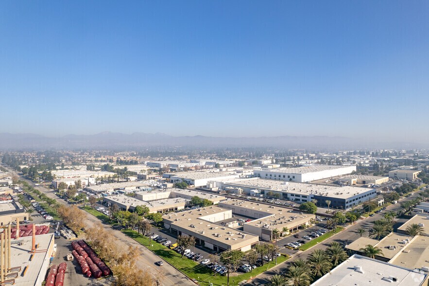 1200 N Jefferson St, Anaheim, CA à vendre - Photo de l’immeuble – Image 2 sur 13
