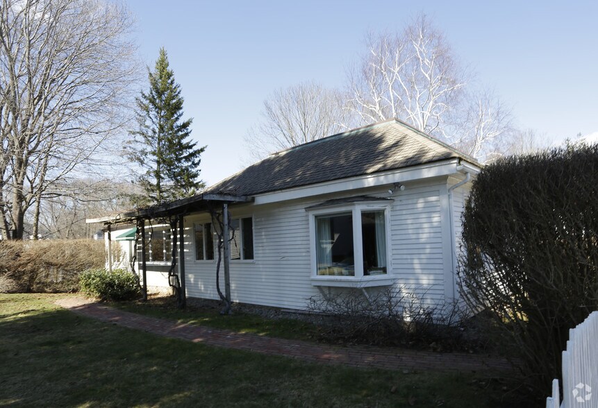 20 Oak St, Beverly Farms, MA à louer - Photo de l’immeuble – Image 2 sur 8