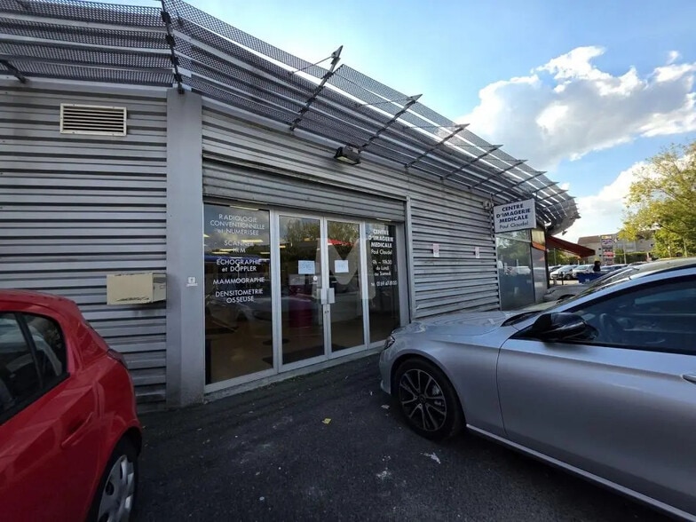 Local commercial dans Évry-Courcouronnes à louer - Photo de l’immeuble – Image 3 sur 10