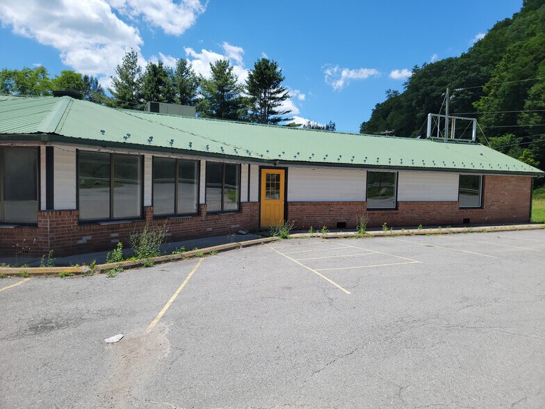 693 Slaty Fork Rd, Slatyfork, WV à louer - Photo de l’immeuble – Image 3 sur 15