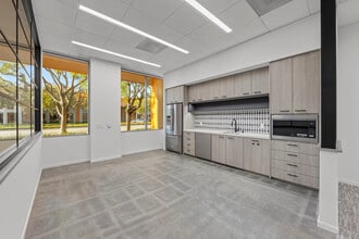 7525 Irvine Center Dr, Irvine, CA à louer Photo intérieure– Image 1 sur 6