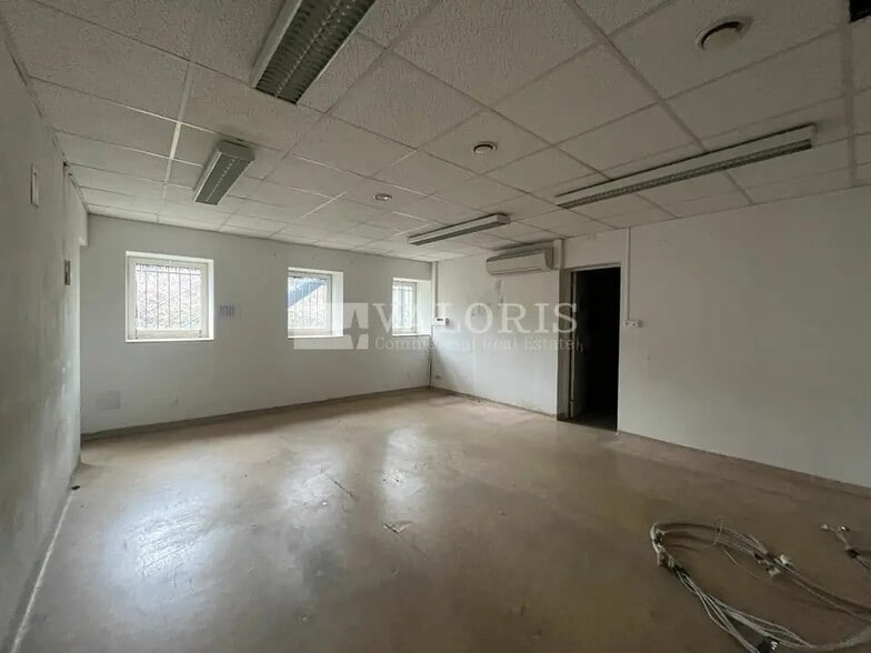 Local d'activités dans Brindas à vendre - Photo de l’immeuble – Image 3 sur 6