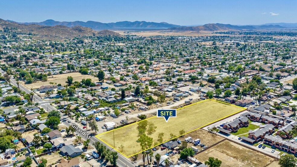 26405 Girard St, Hemet, CA à vendre - Photo principale – Image 1 sur 8