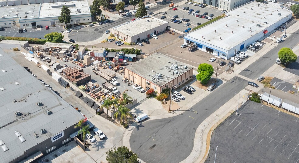 1018 Cudahy Pl, San Diego, CA à vendre - Photo de l’immeuble – Image 2 sur 5