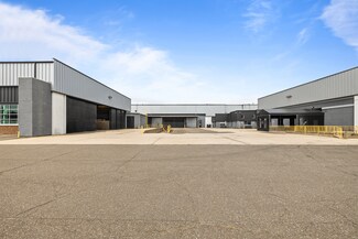 Plus de détails pour 15 Grumman Rd W, Bethpage, NY - Industriel/Logistique à louer