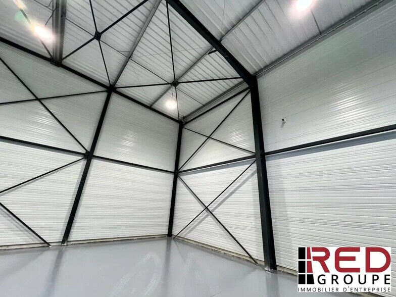 Industriel/Logistique dans Signes à vendre - Photo de l’immeuble – Image 3 sur 5
