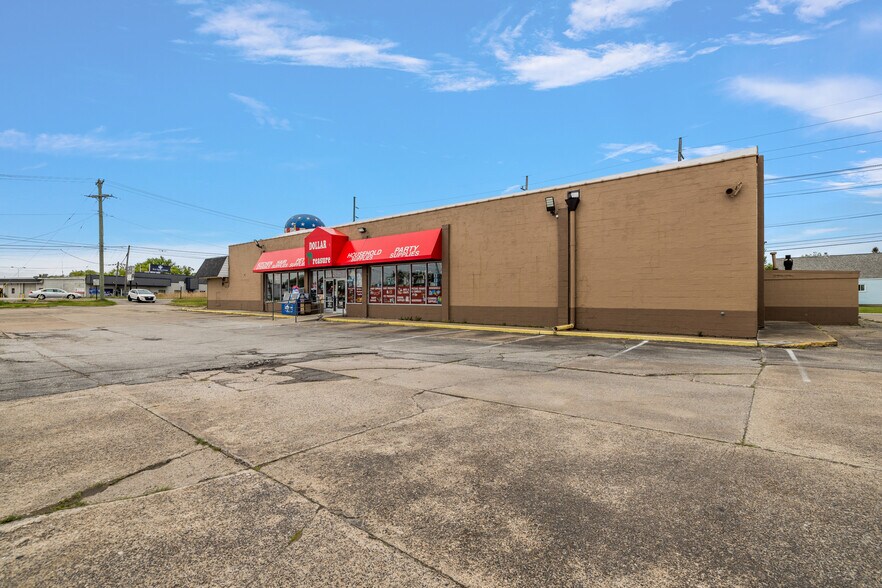 2419 Lapeer Rd, Port Huron, MI à vendre - Photo de l’immeuble – Image 3 sur 52
