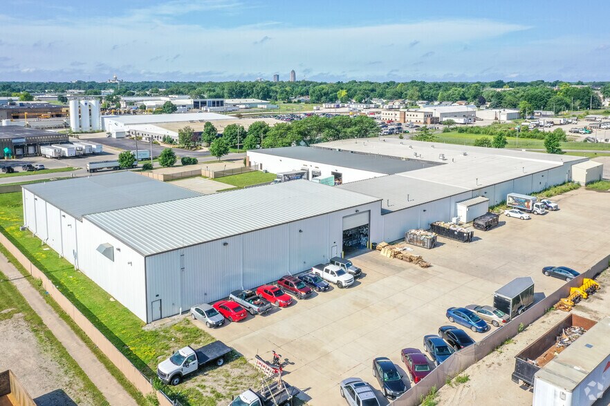 1800 Hull Ave, Des Moines, IA à louer - Photo de l’immeuble – Image 3 sur 26