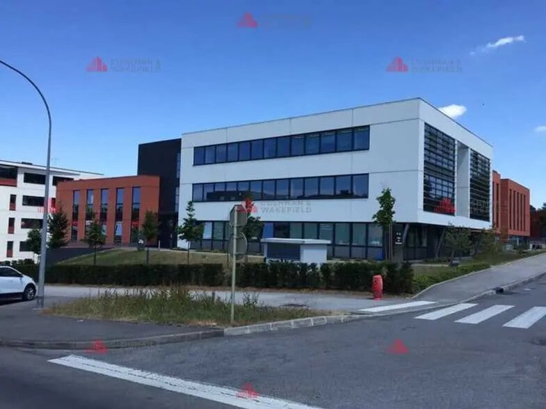 Bureau dans Besançon à louer - Photo de l’immeuble – Image 2 sur 4