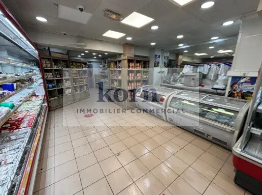 Local commercial dans Paris à louer - Photo de l’immeuble – Image 3 sur 6