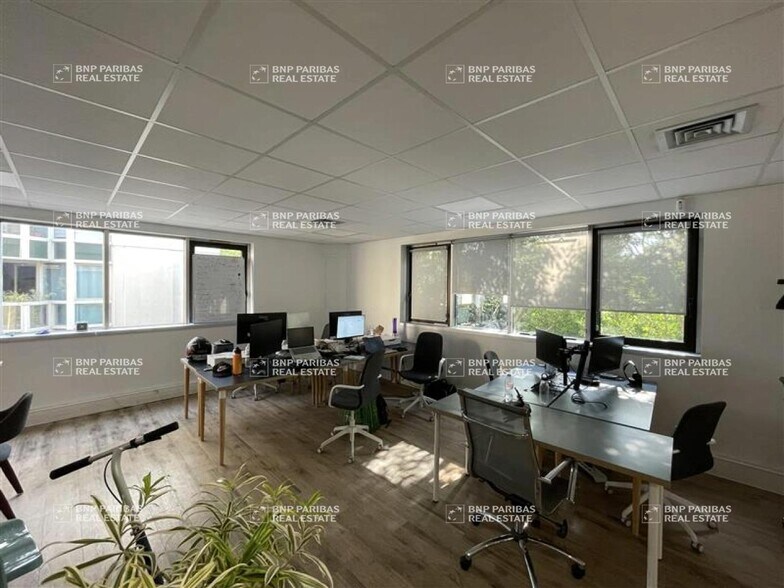Bureau dans Montpellier à louer - Photo de l’immeuble – Image 2 sur 12