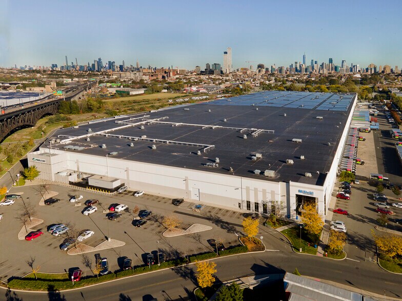255 US Highway 1 and 9, Jersey City, NJ à louer - Photo de l’immeuble – Image 1 sur 2
