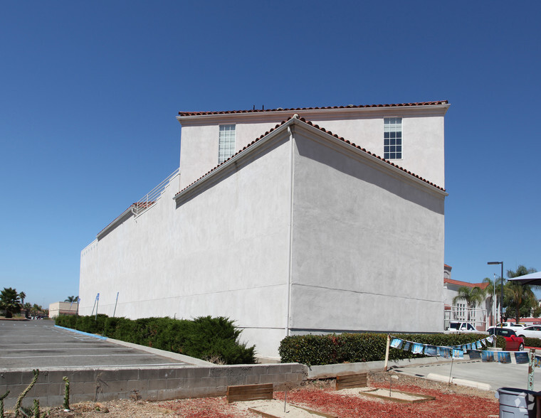 935 W San Marcos Blvd, San Marcos, CA à louer - Photo de l’immeuble – Image 3 sur 3