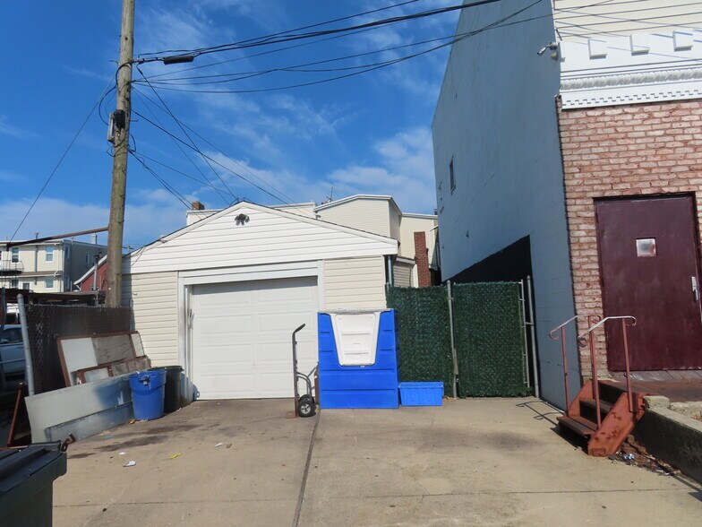 65 Deer Park Ave, Babylon, NY à vendre - Photo de l’immeuble – Image 3 sur 7