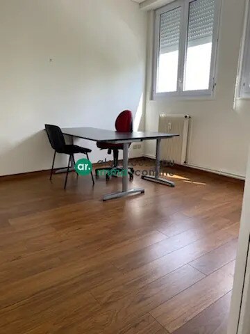Plus de détails pour Bureau à vendre