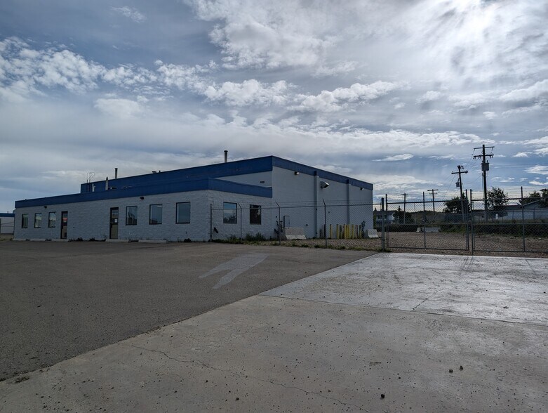 8101 102 Ave, Peace River, AB à louer - Photo principale – Image 1 sur 20