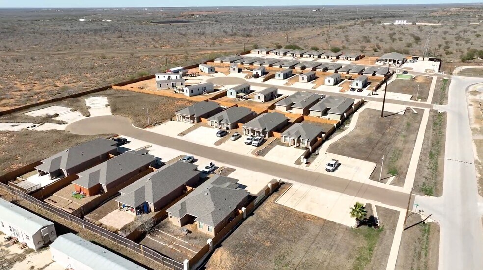 113 American Dr, Cotulla, TX à vendre - Photo principale – Image 1 sur 8