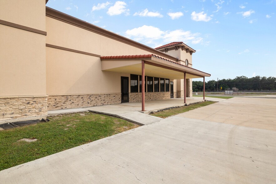 6202 Nursery Dr, Victoria, TX à vendre - Photo de l’immeuble – Image 2 sur 25
