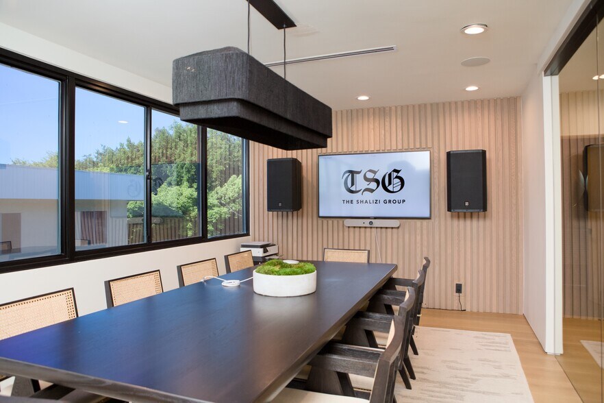 648 N St. Andrews Pl, Los Angeles, CA à louer - Photo de l’immeuble – Image 3 sur 19